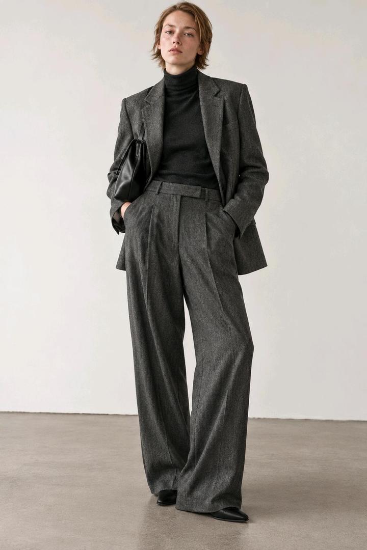 Шерстяные брюки Massimo Dutti
