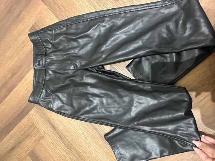 Кожаные брюки Stradivarius