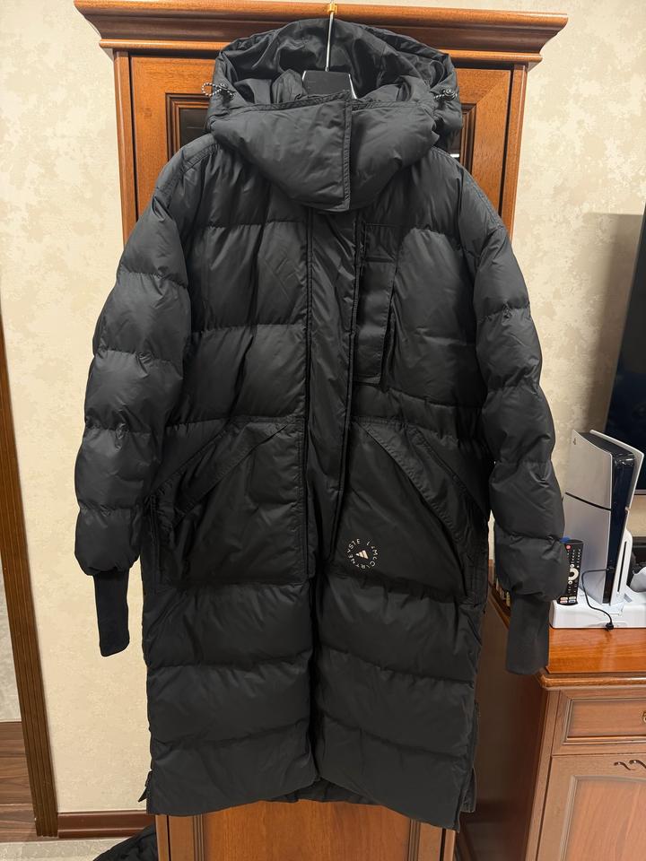 Пуховик adidas by Stella McCartney