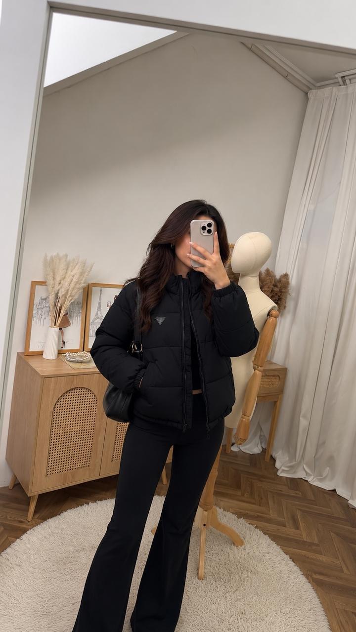 Женская куртка GUESS