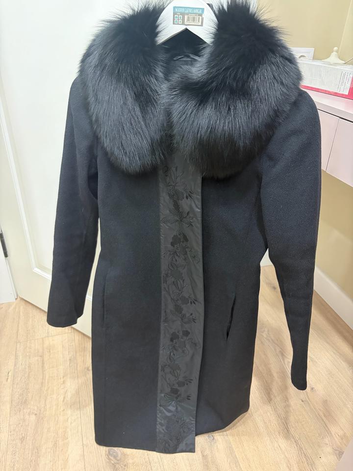 Max Mara Пальто MaxMara с меховым воротником