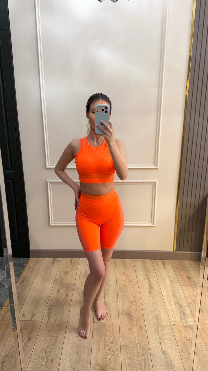Спортивный костюм adidas x Ivy Park