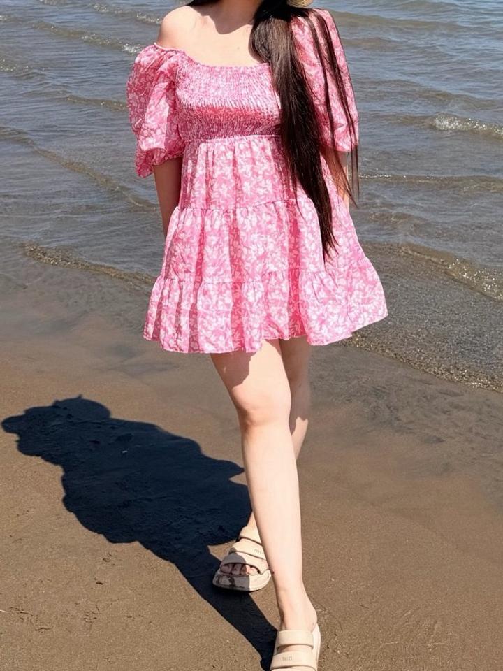 Летнее платье с цветочным принтом