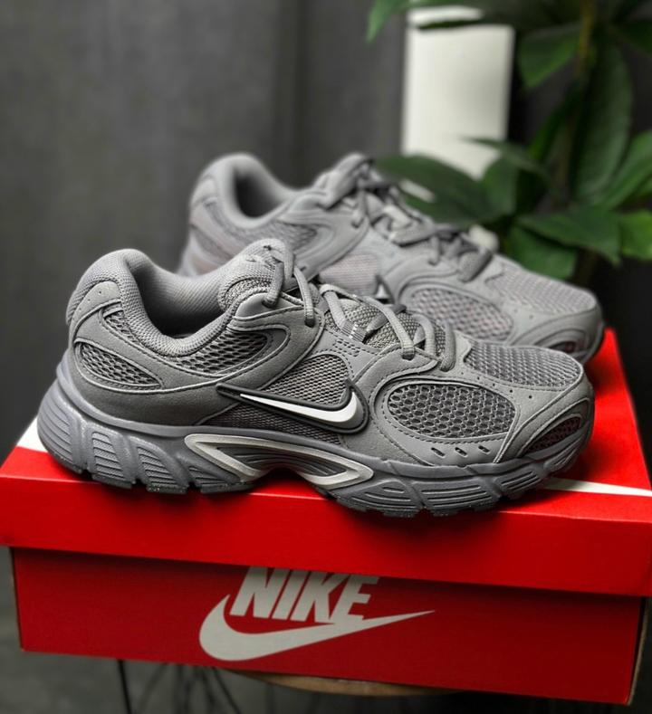 Кроссовки Nike