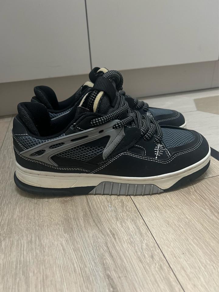 Кроссовки ZARA