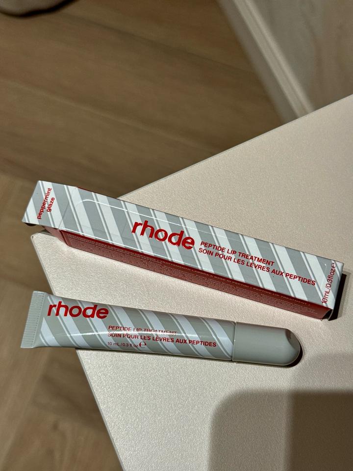 rhode Peptide Lip Treatment Peppermint Glaze