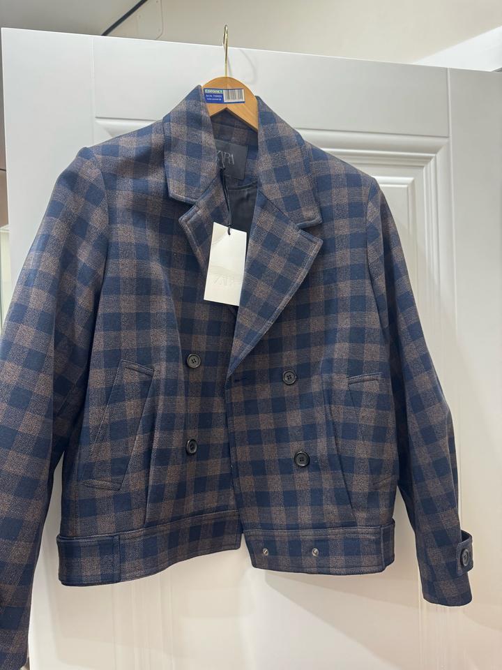 Укороченная куртка ZARA в клетку