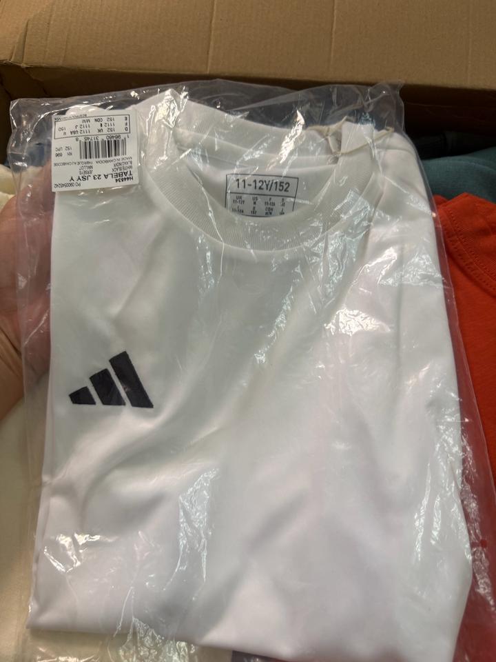 Футболка adidas