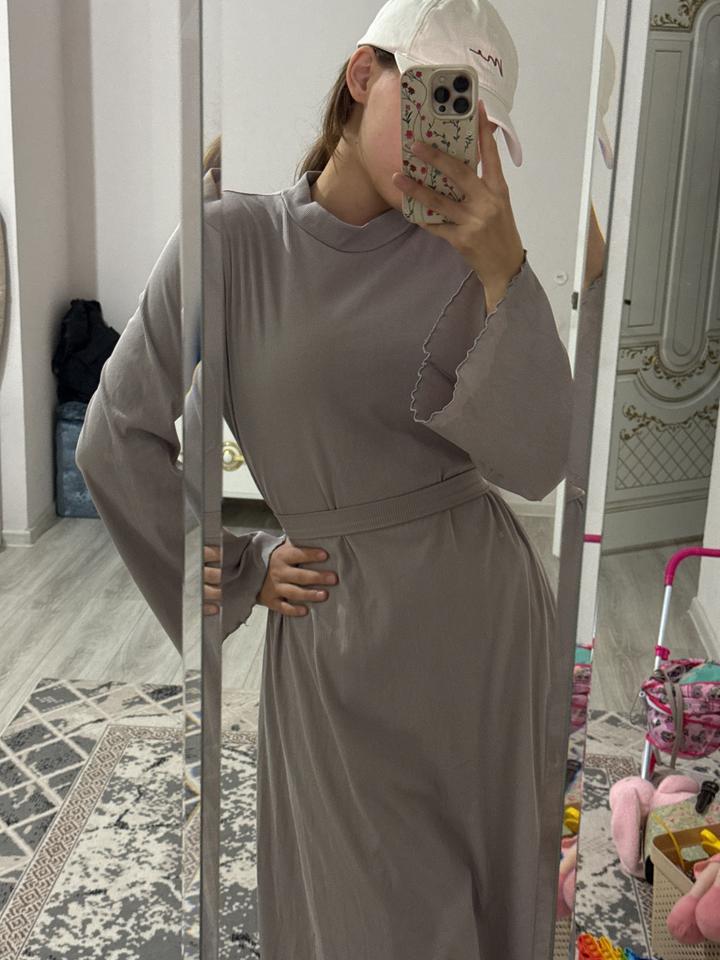 Платья