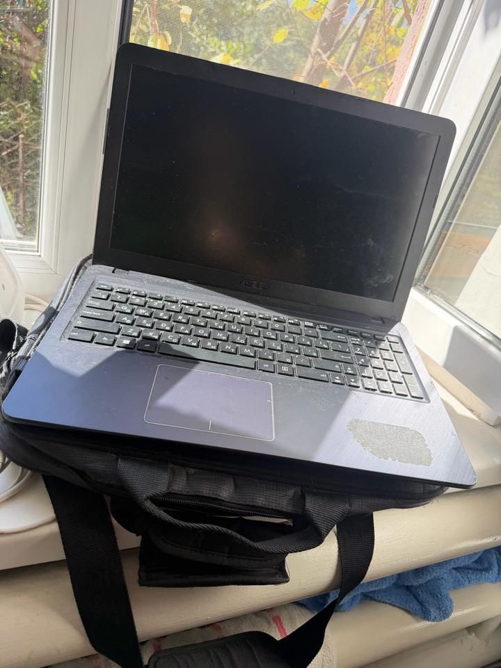 ноутбук Asus