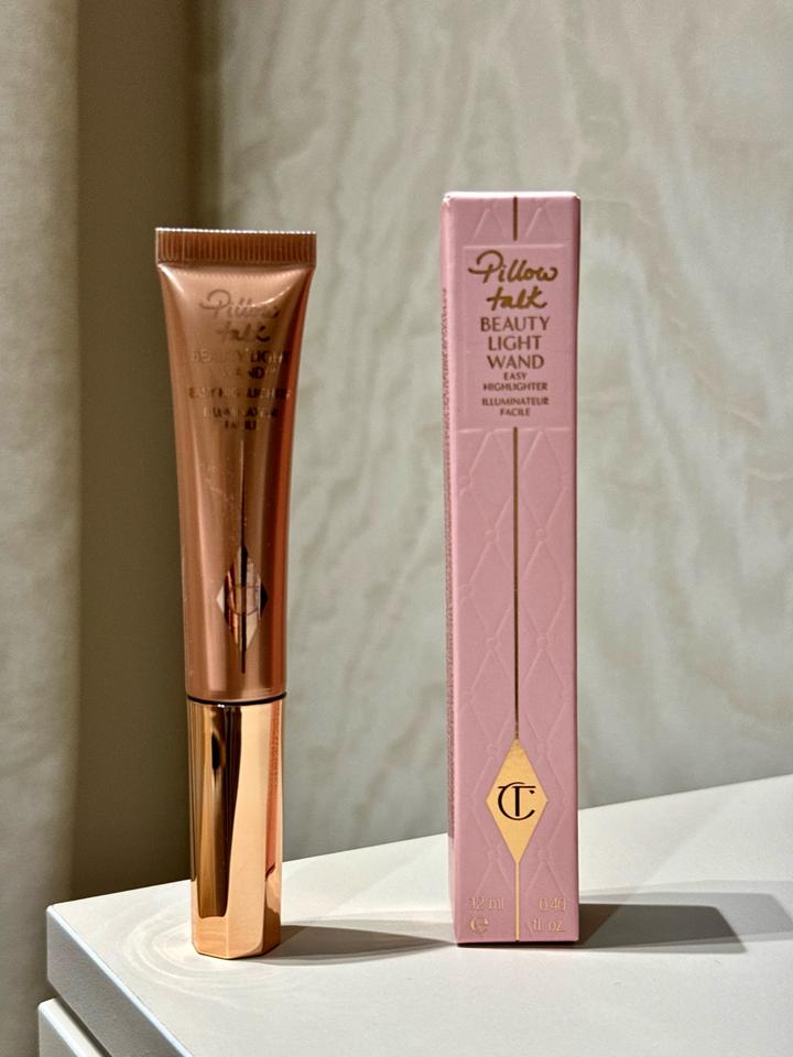 Хайлайтер Charlotte Tilbury Pillow Talk Beauty Light Wand