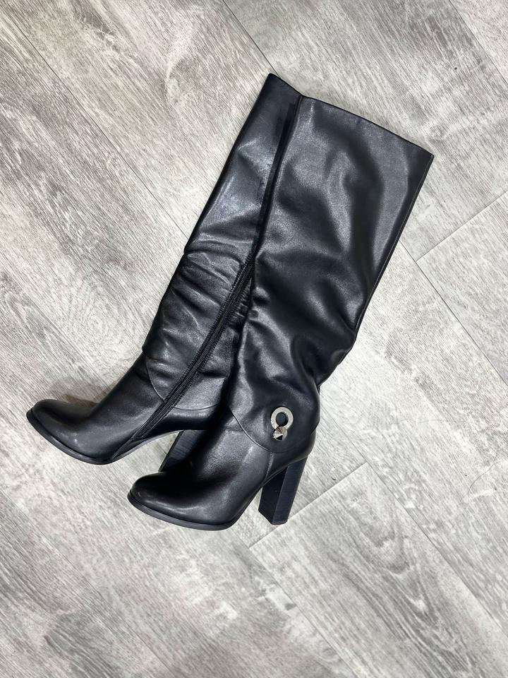 Wit Mooni Женские черные кожаные сапоги на каблуке