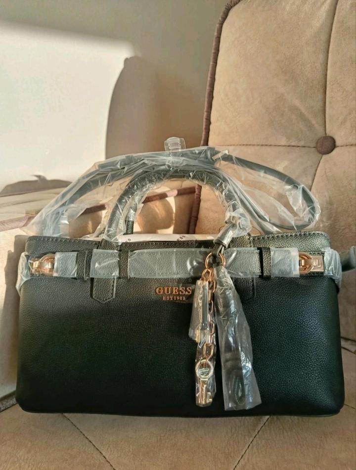 Сумка Guess