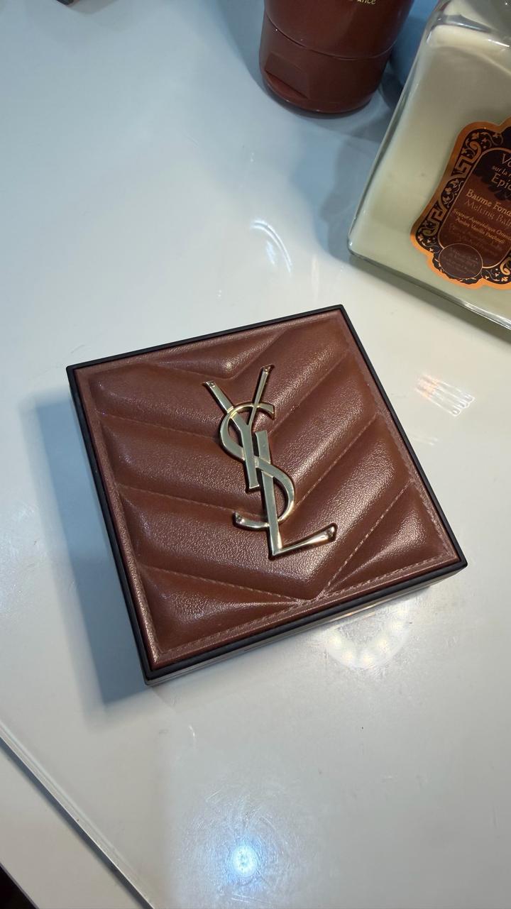 Yves Saint Laurent бронзер YSL All Hours Hyper Bronze