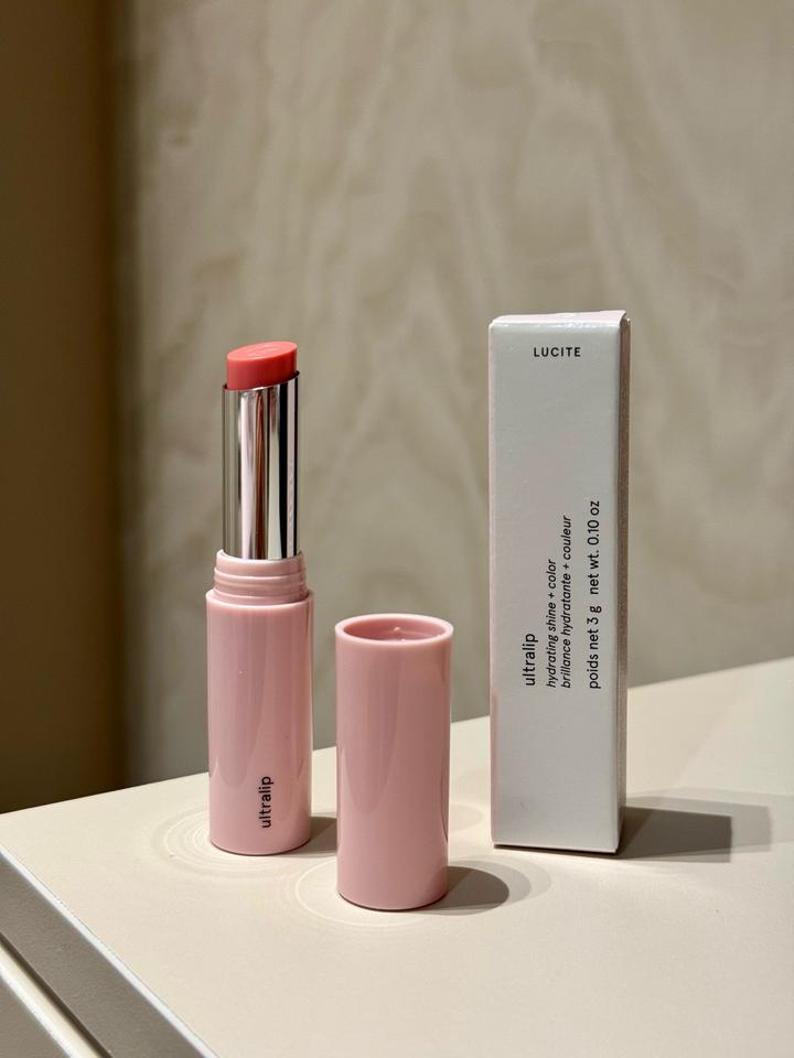 Помада для губ Glossier Ultralip