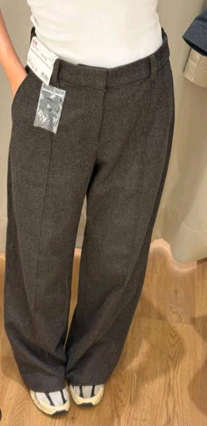 Брюки от Uniqlo из мягкого трикотажа.