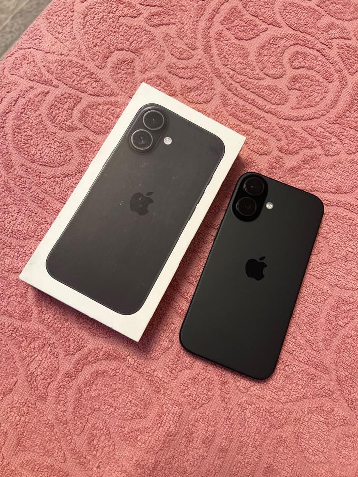 Смартфон IPhone  Apple 16