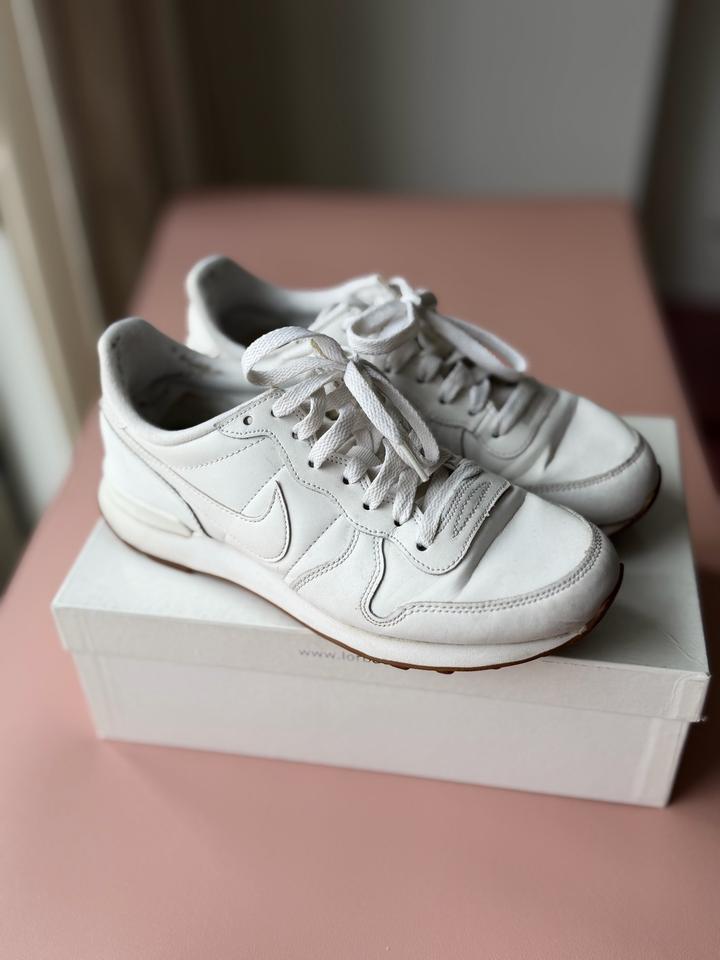 Nike кроссовки