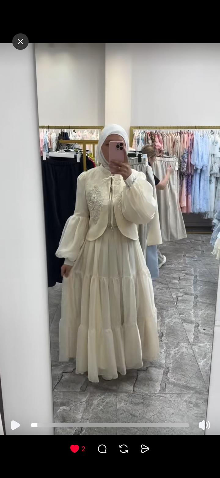 Многоярусное платье с накидкой