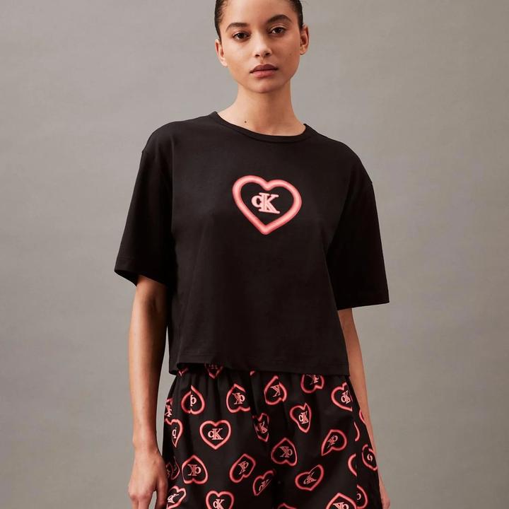 Футболка Calvin Klein с принтом сердца