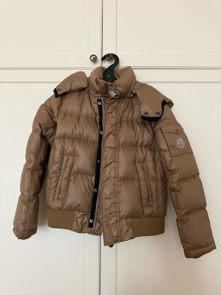 Пуховик Moncler