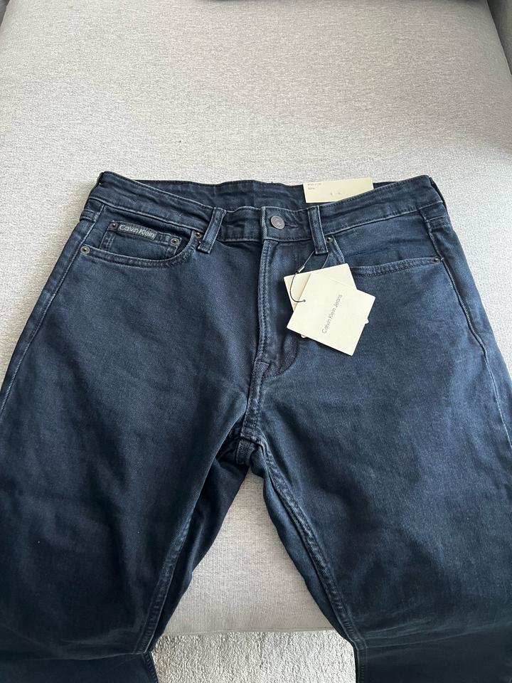 Джинсы Calvin Klein