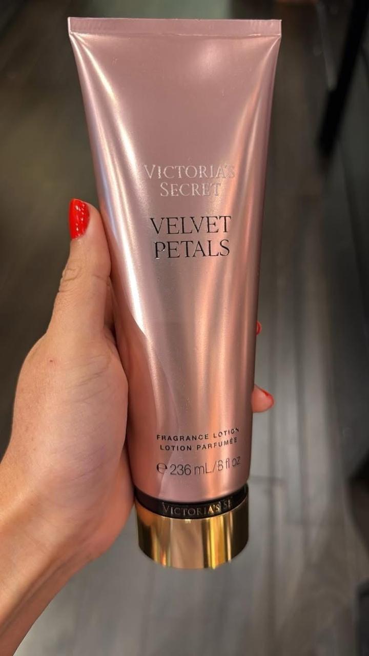 Victoria's Secret Velvet Petals Fragrance Lotion лосьон
