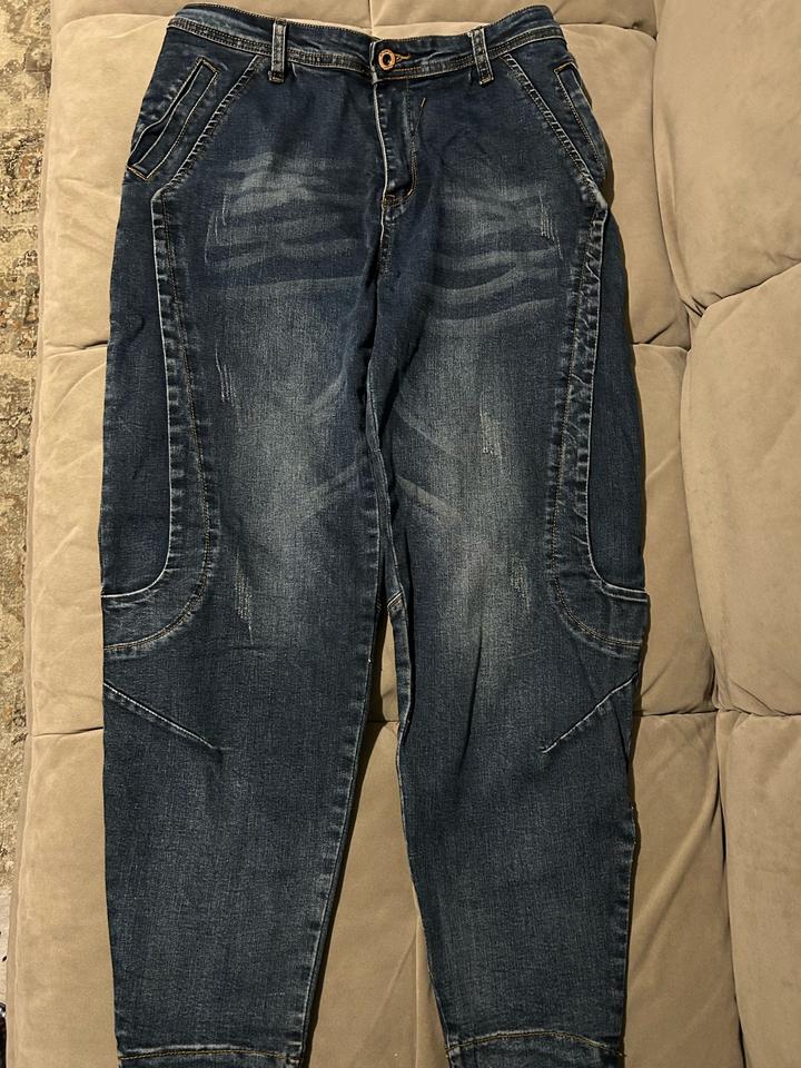 Джинсы Fubu