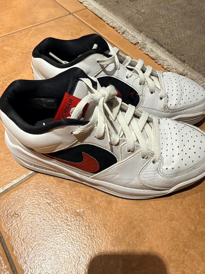 Кроссовки Jordan