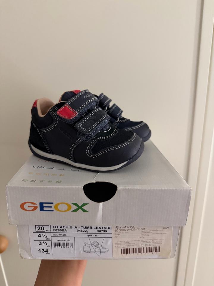 Детские кроссовки Geox+пиньетки в подарок