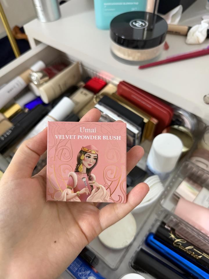 umai VELVET POWDER BLUSH