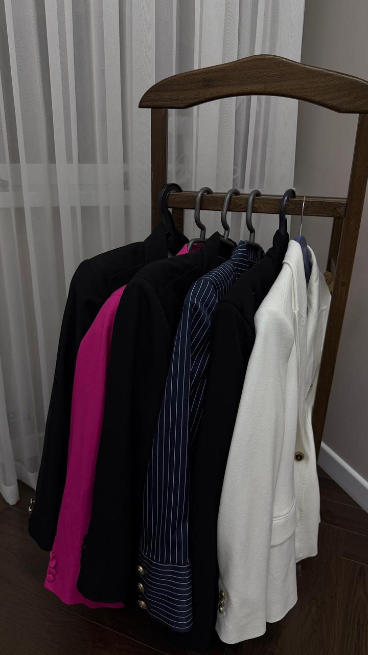 Женские Пиджаки от брендов ZARA, Courage Couture, Eternum, Malli, Viera Brand.