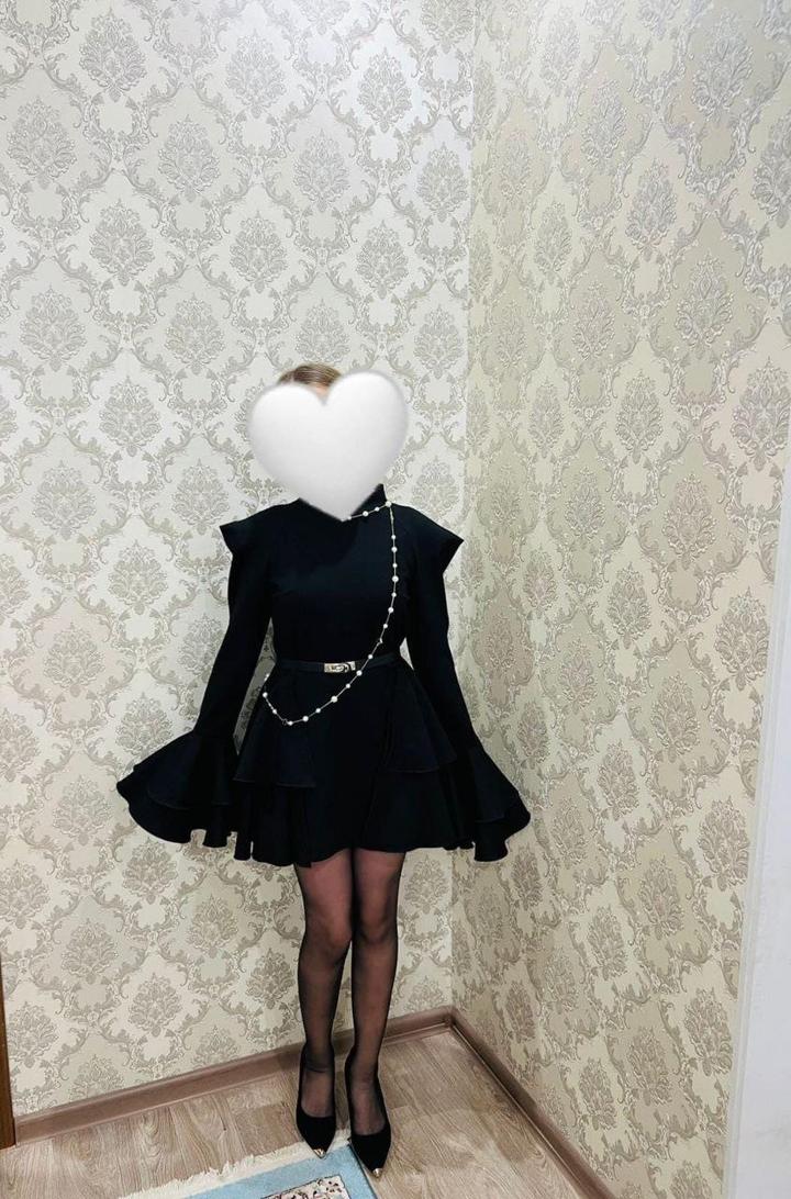 Черное платье с оборками