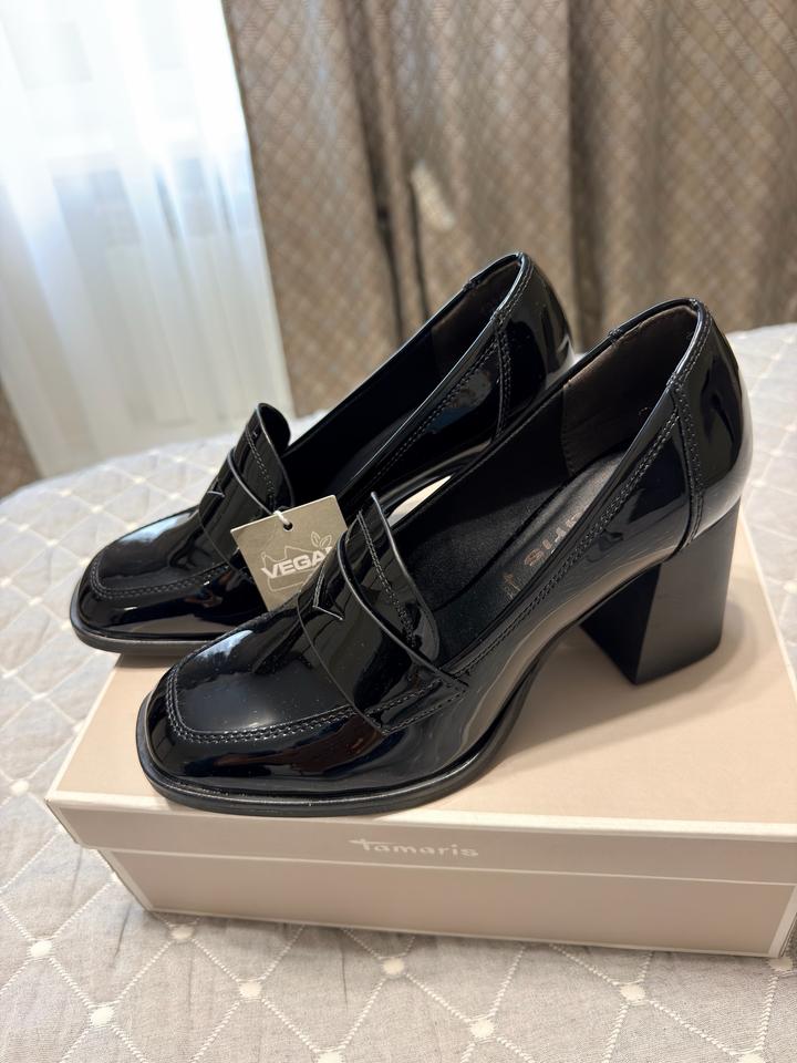 Женские лаковые туфли Tamaris