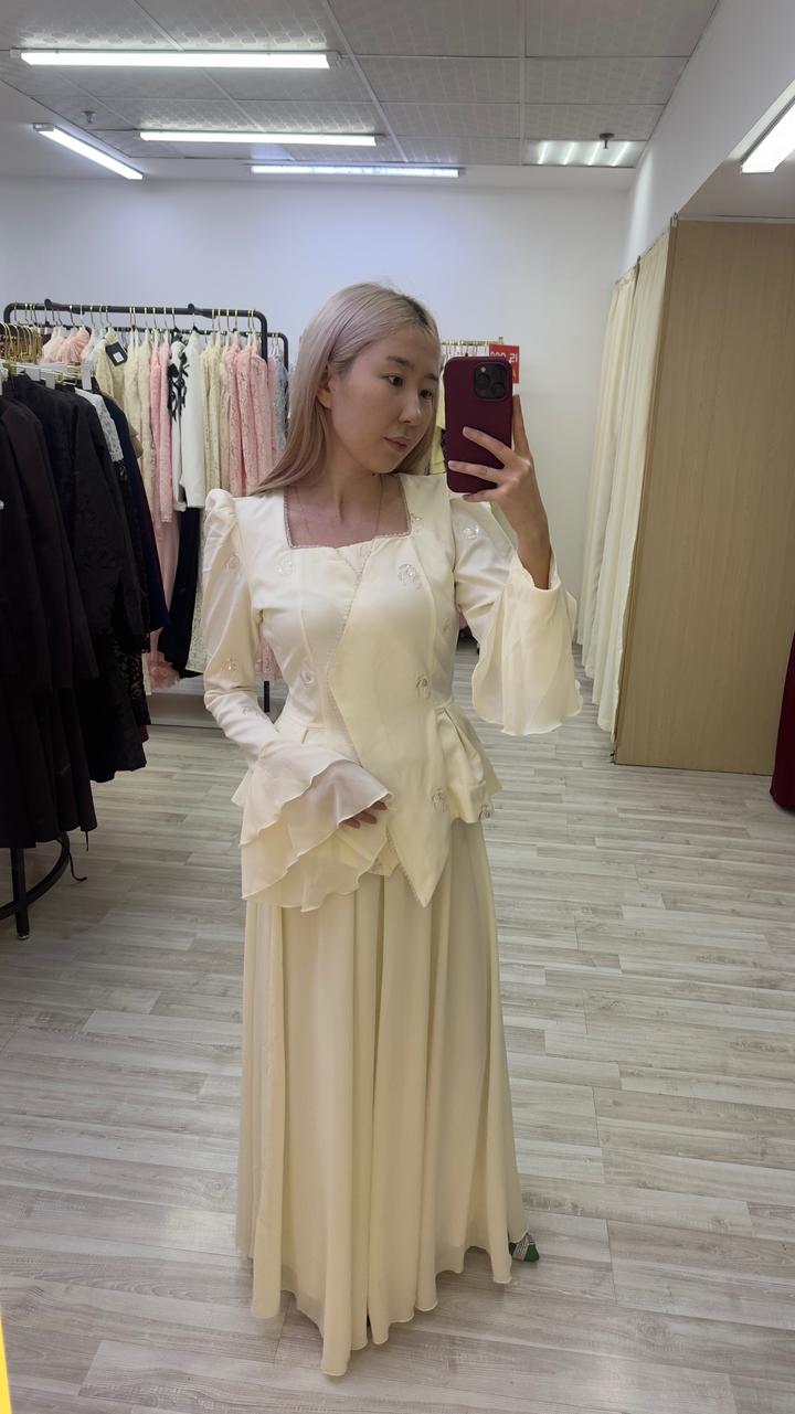 Omir Collection Длинное бежевое платье