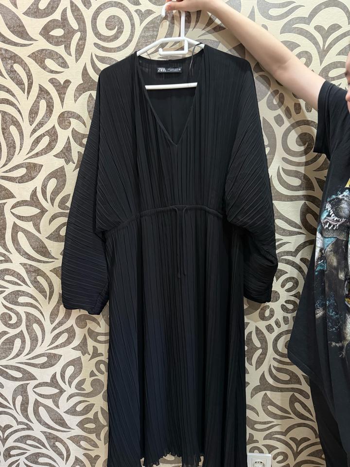 Плиссированное платье ZARA