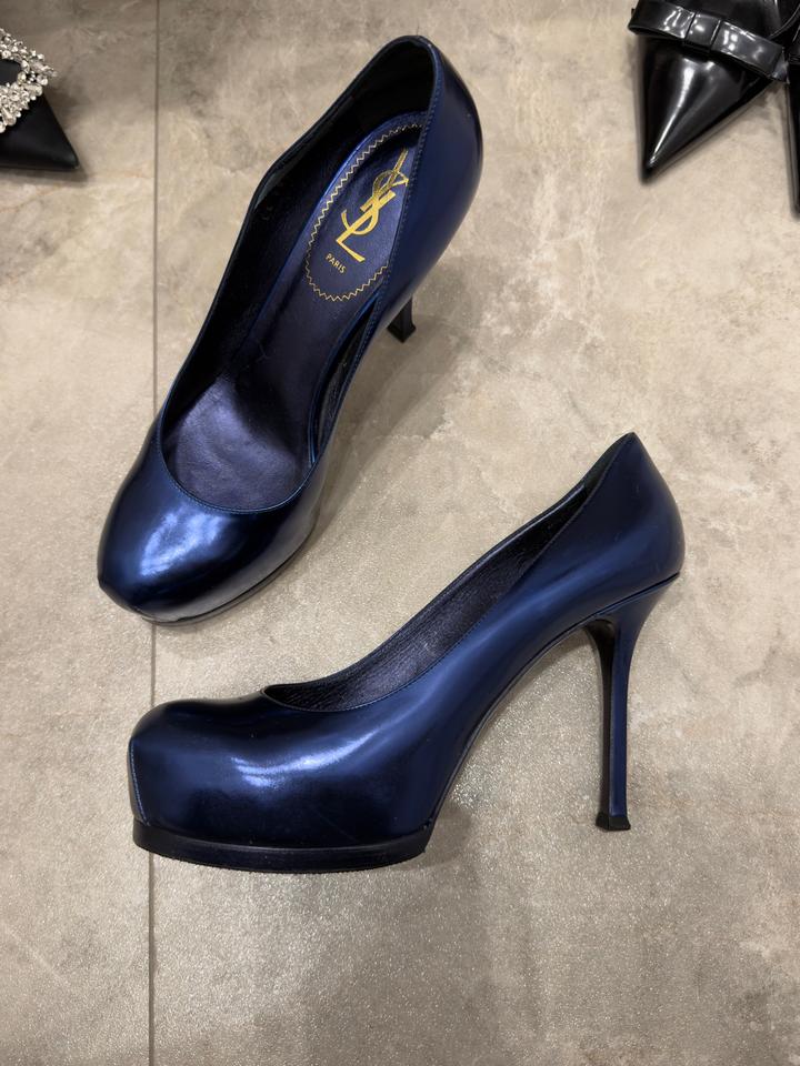 Yves Saint Laurent тёмно-синего цвета