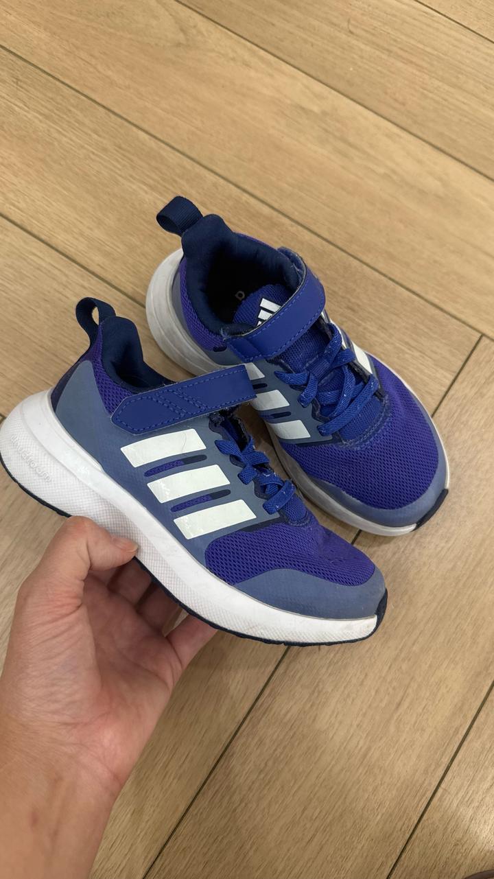 Кроссовки adidas для мальчика