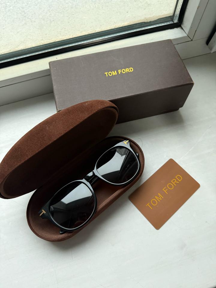 Солнцезащитные очки Tom Ford
