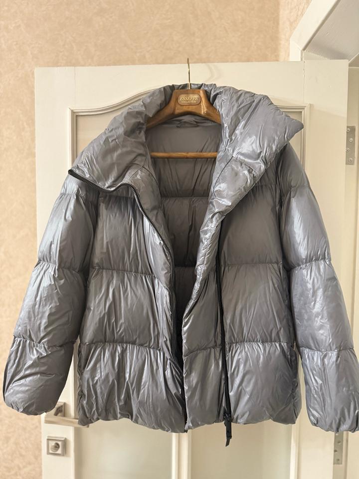 Пуховик от бренда Massimo dutti