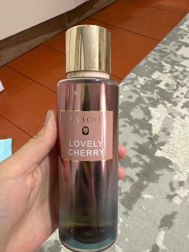 Парфюмированный спрей для тела Lovely Cherry