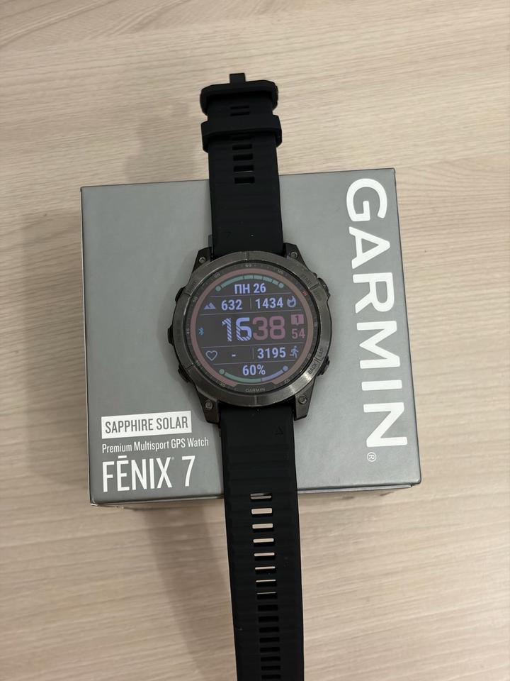 Смарт-часы Garmin Fenix 7 Sapphire Solar