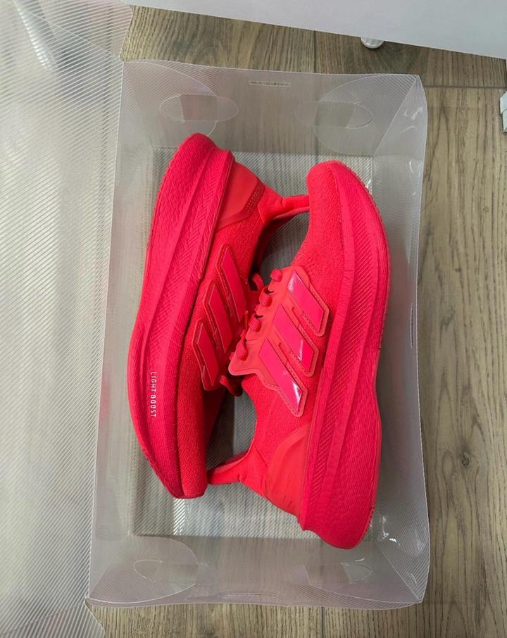 Женские кроссовки adidas