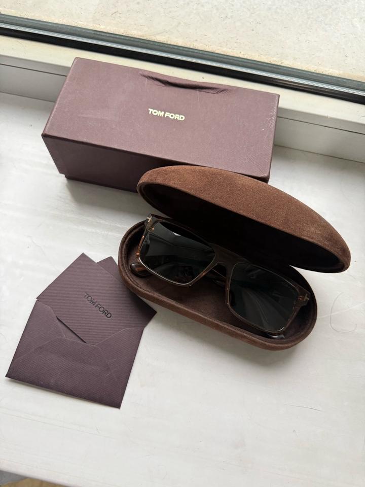 Солнцезащитные очки Tom Ford