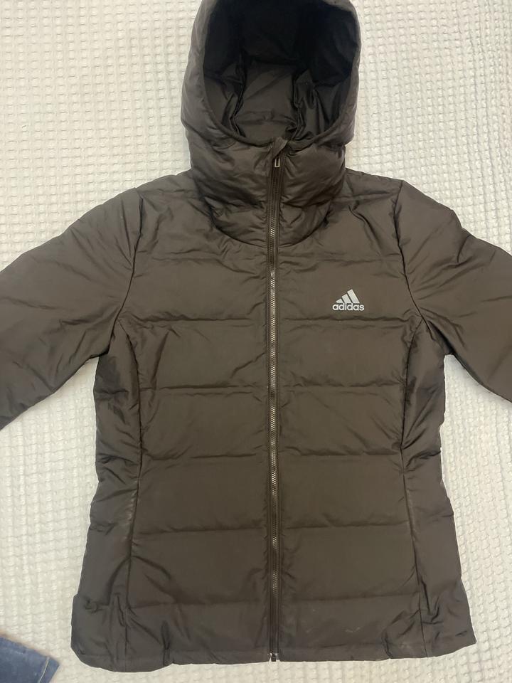 Женский пуховик adidas