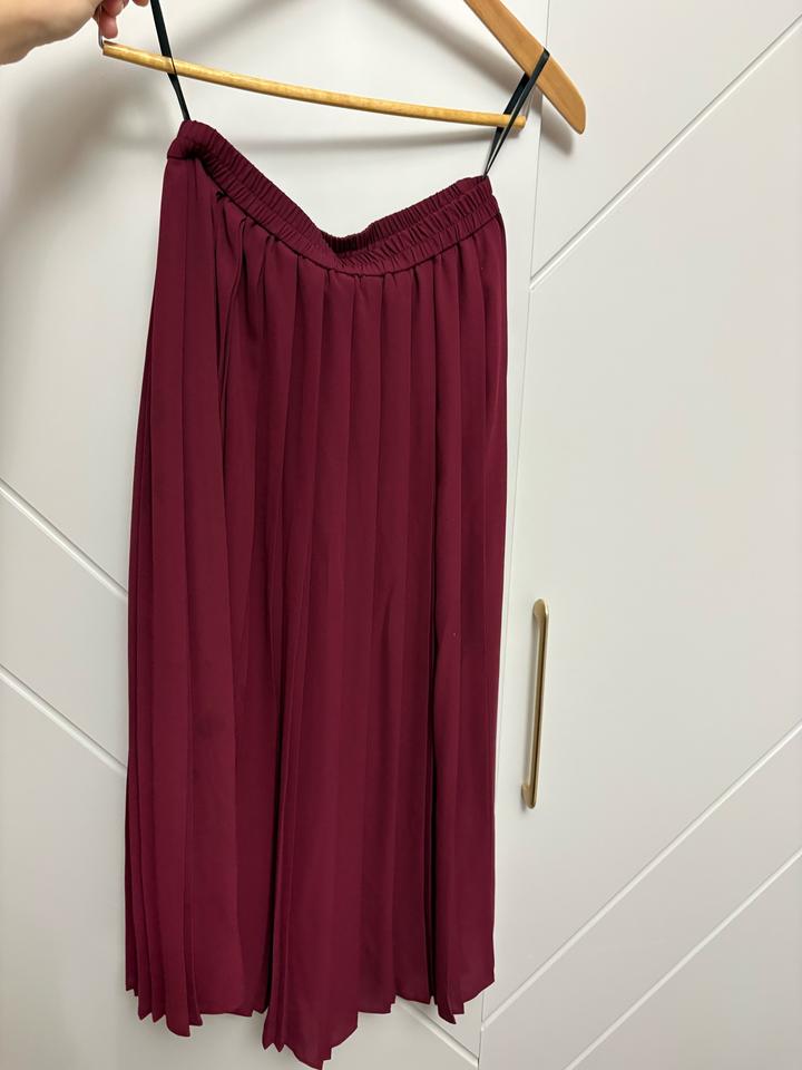 Плиссированная юбка UNIQLO