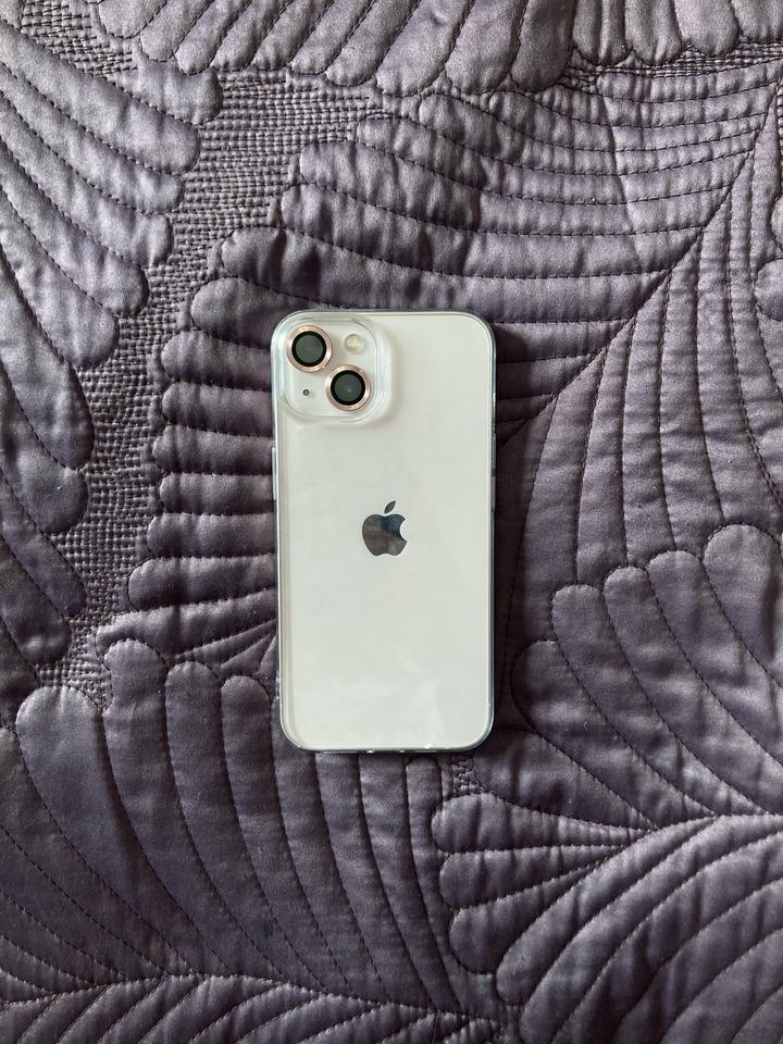 YumiStek Прозрачный чехол для iPhone 13