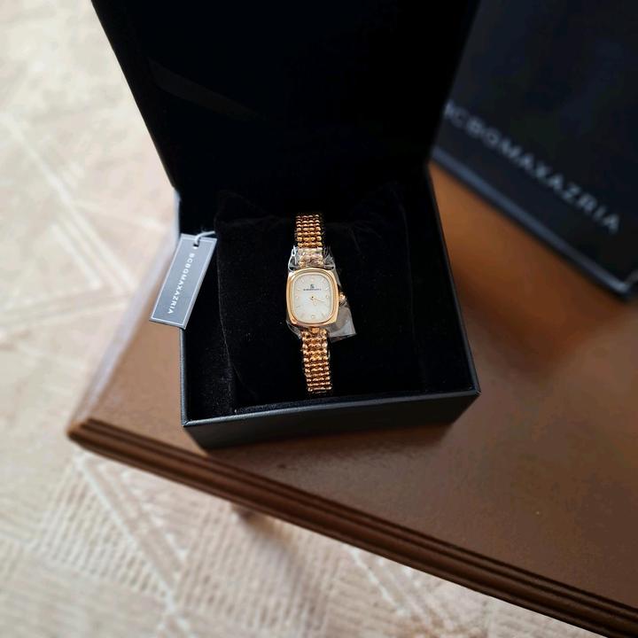 Cartier Часы BCBGMAXAZRIA