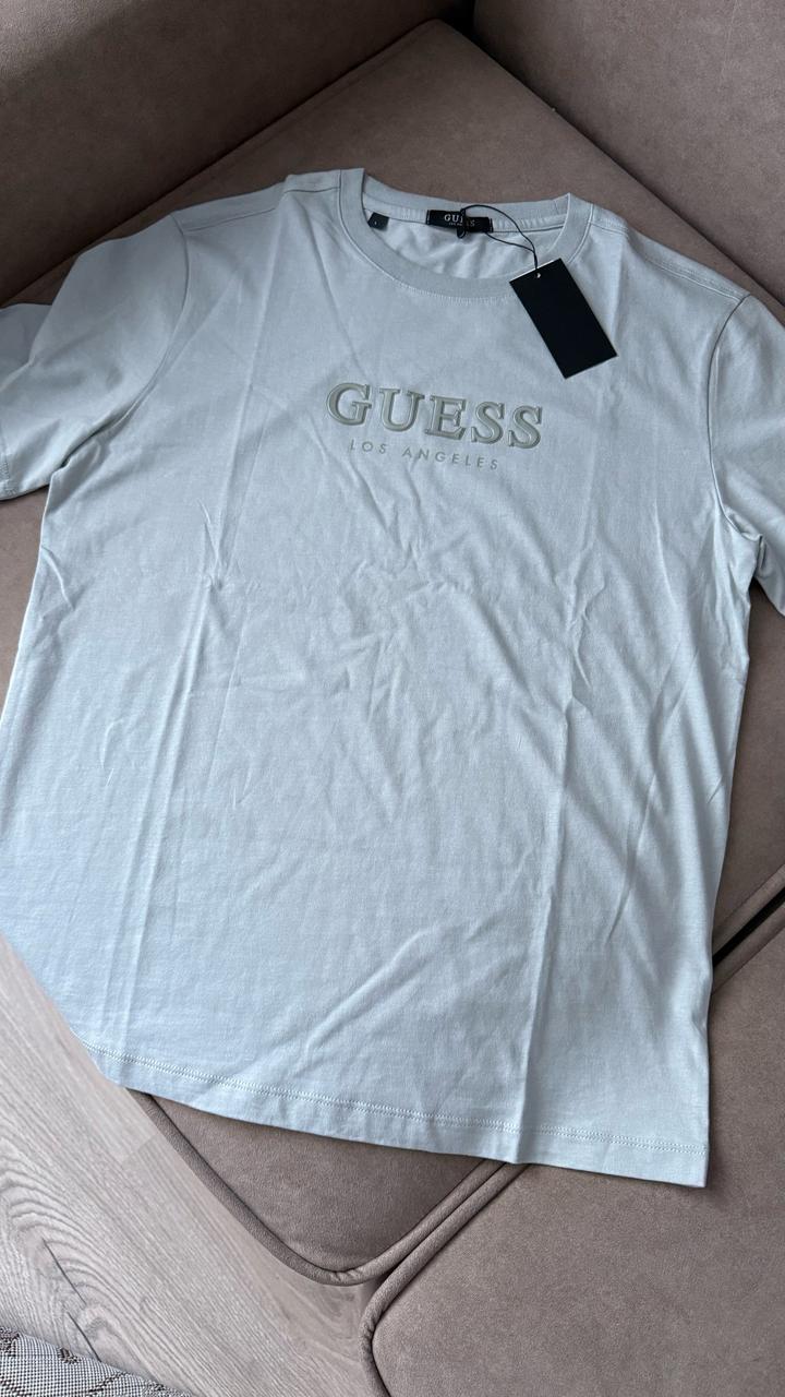 Футболка Guess