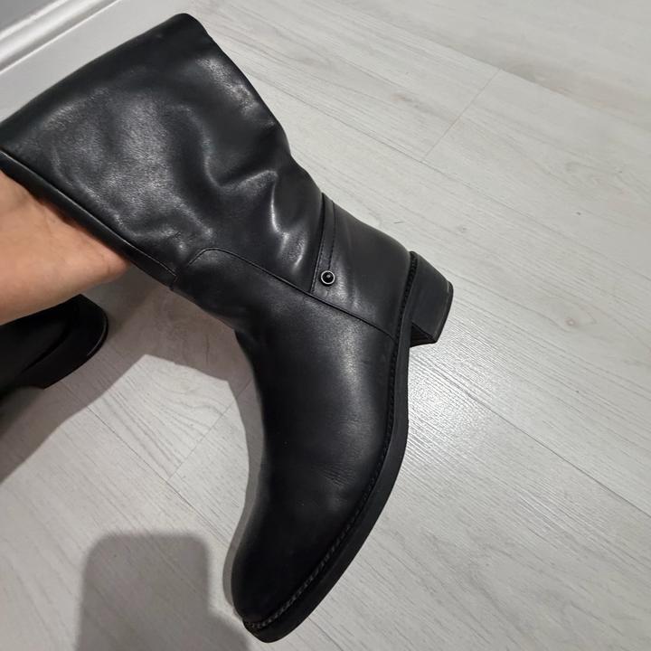 Basconi Женские кожаные сапоги